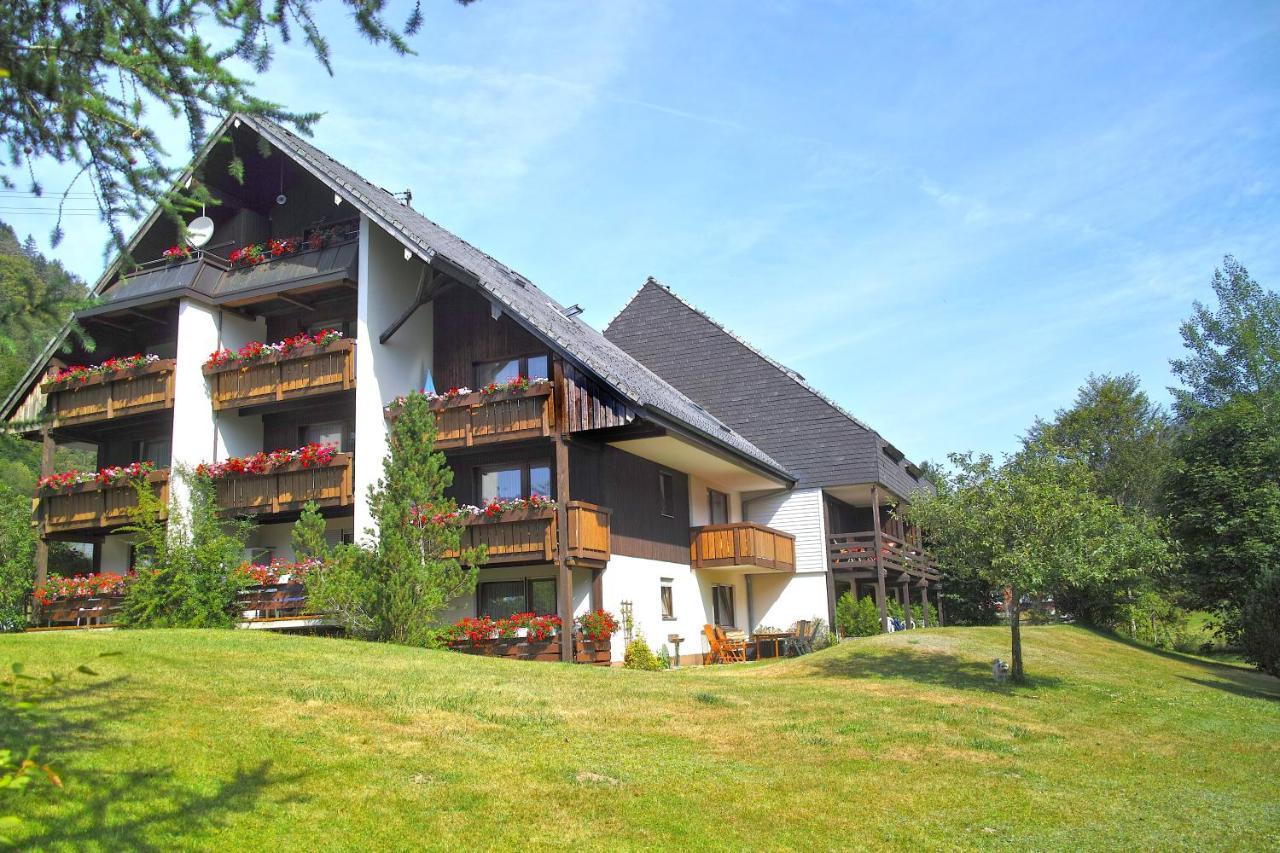 B1 Albmatte-Fewo Sauna, Hallenbad Aussenbecken Massagen Nebenan Menzenschwand-Hinterdorf المظهر الخارجي الصورة